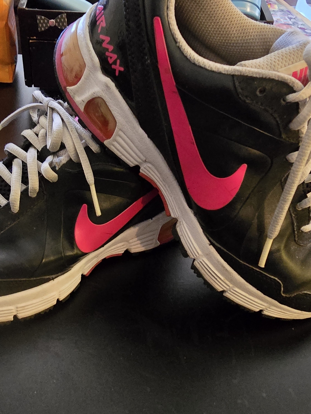 Nike Air Max Women's Black & Pink Running Shoes Size 7
